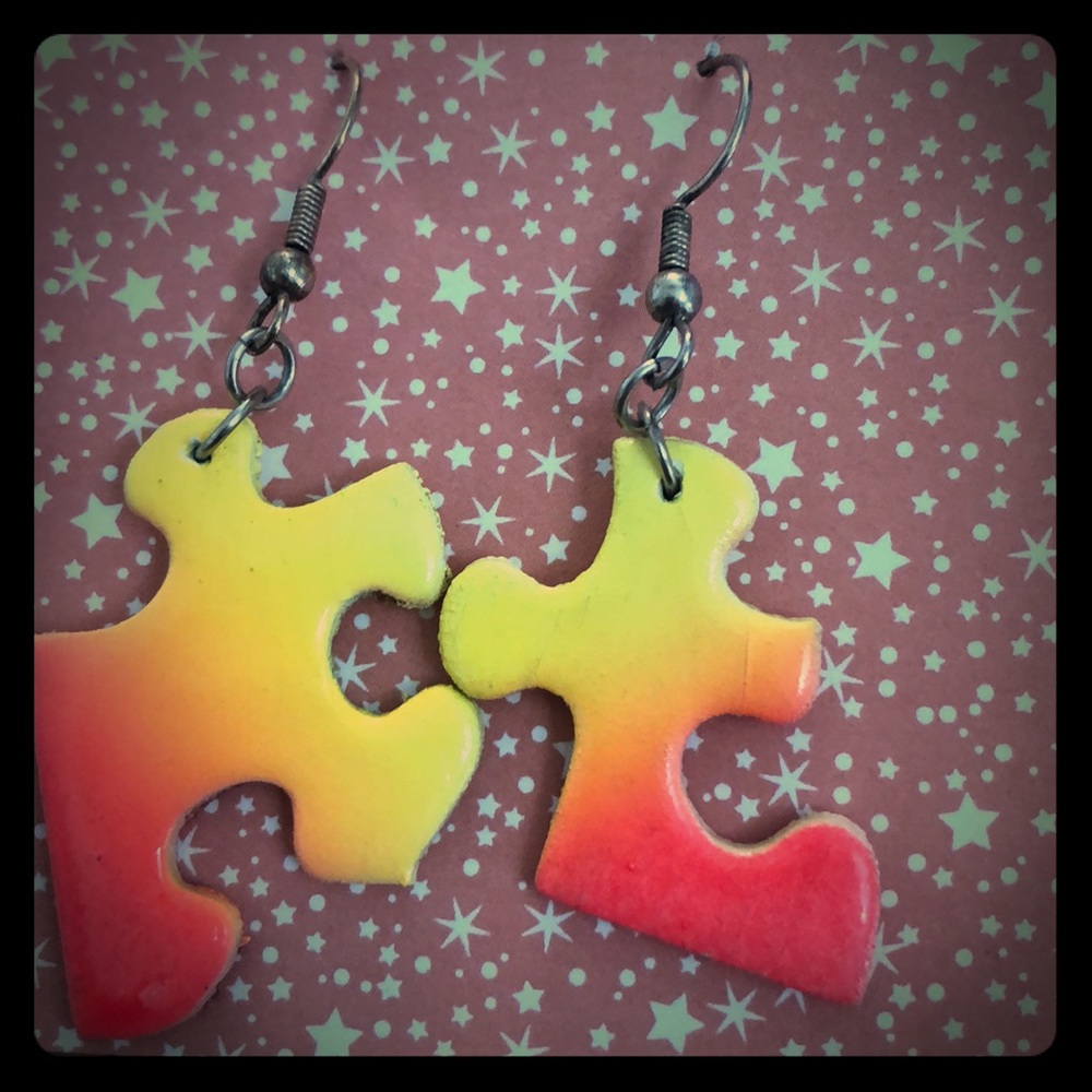 Sale! Gorgeous airbrush puzzle earrings